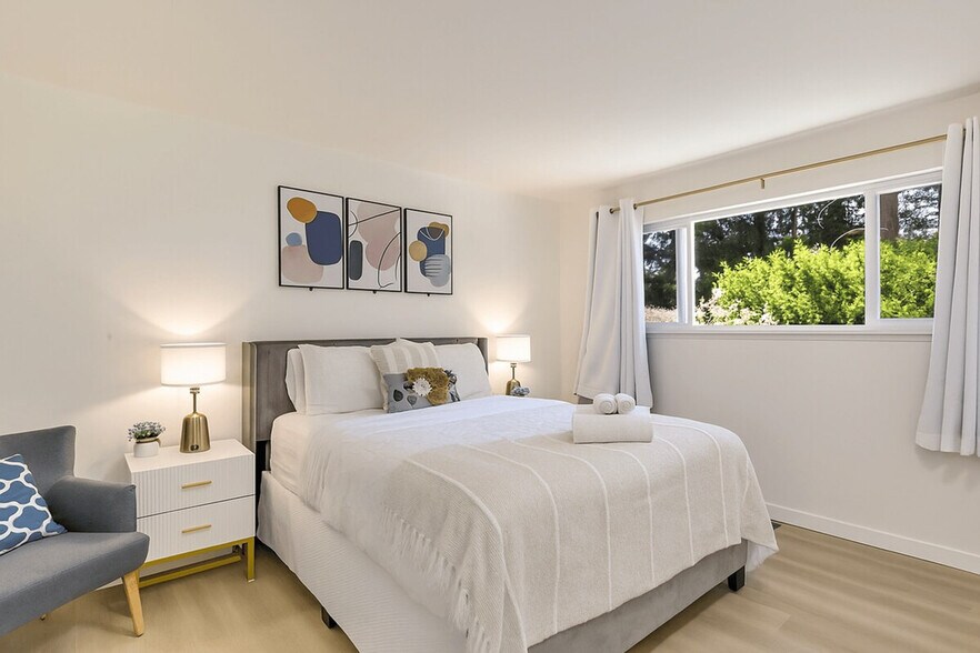 Building Photo - 12527 SE 52nd St