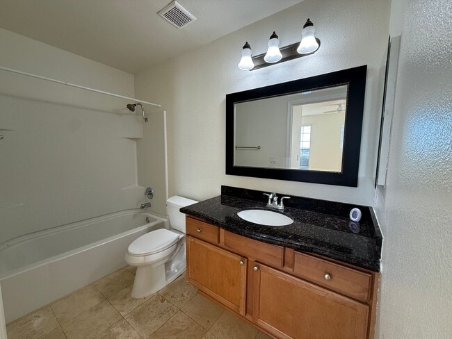 Building Photo - 3 Bedroom 2 Bathroom Condo in the Heart of Canyon Crest, Riverside!