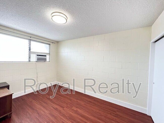 Building Photo - 1335 Wilder Ave