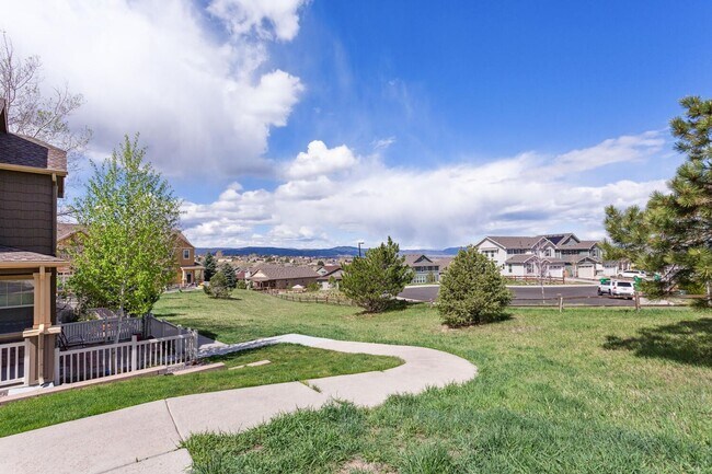 Building Photo - 3 Bedroom, 3 Bth Townhome with 2 Car Garage