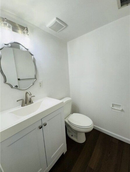 Building Photo - 1232 Forest Green Dr