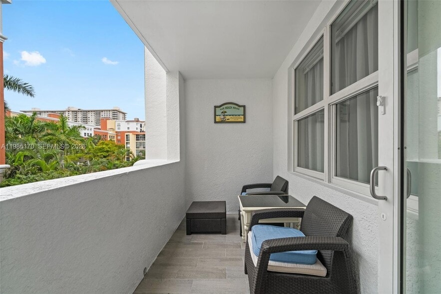 Building Photo - 17125 N Bay Rd