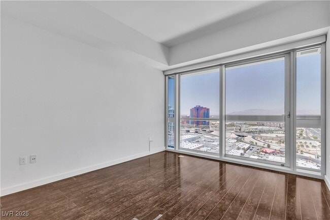 Building Photo - 4471 Dean Martin Dr