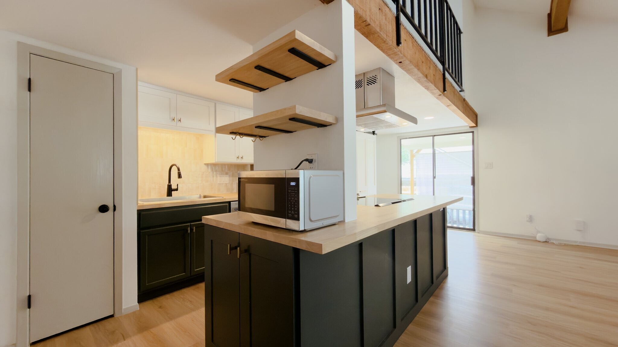 Building Photo - 7004 Oak Meadow Cir