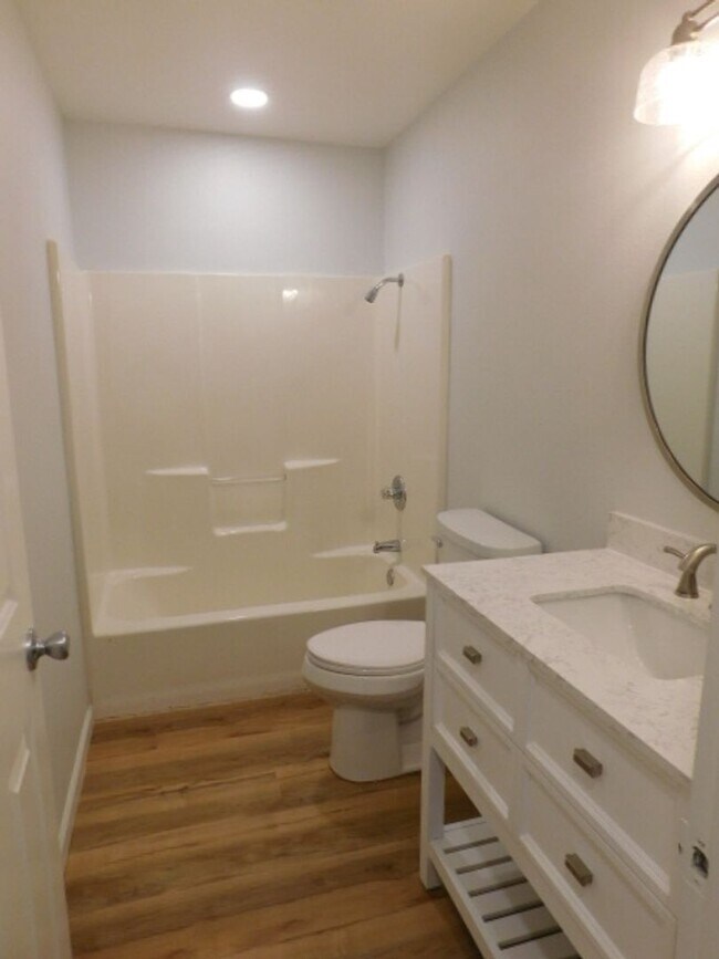 Building Photo - 5351 Landon St SE