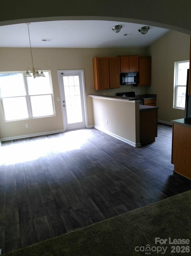 Building Photo - 7708 E Lane Dr