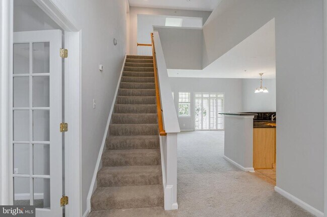 Building Photo - 13960 Greendale Dr