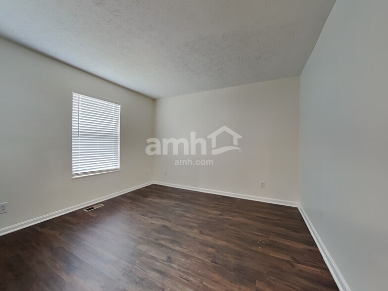 Building Photo - 1048 Reveres Run