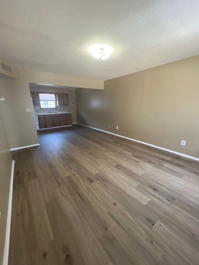 Building Photo - Sulphur- 1 Bedroom 1 Bath Apartment