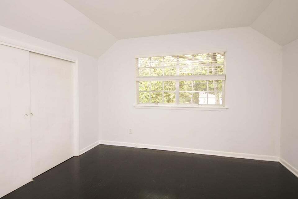 Building Photo - 596 L Ombre Ct NE
