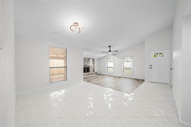 Building Photo - 15522 Rio Del Sol Dr