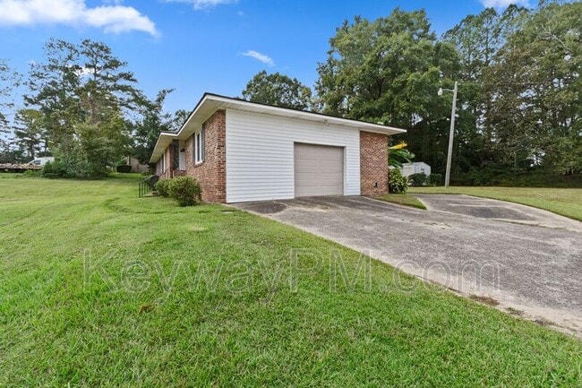 Building Photo - 1001 Beverly Heights Dr