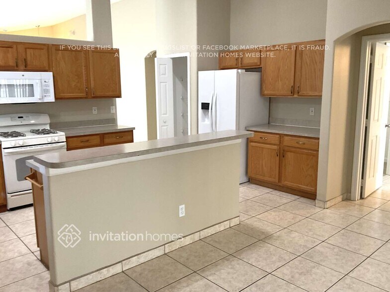 Building Photo - 2802 Wilshire Rd