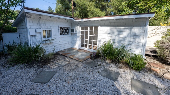 Building Photo - 1411 Bonnell Dr