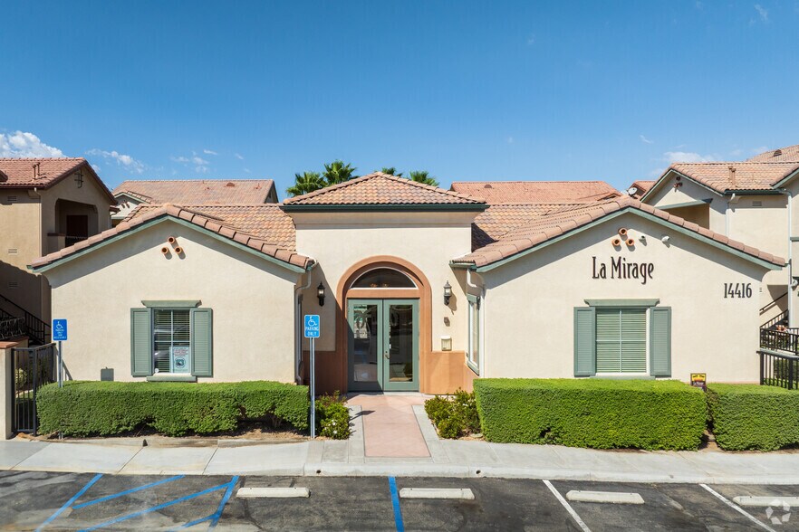 Clubhouse and Leasing Office - La Mirage