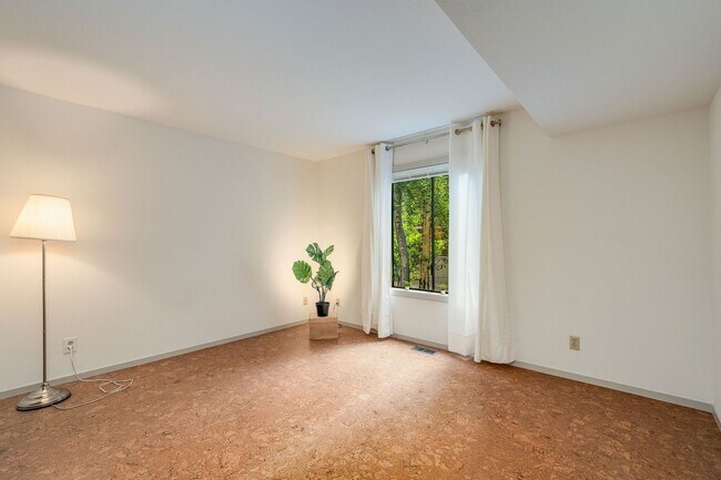 Building Photo - Pool’s Open! -Huge, refreshed 2 BR-2 Bath ...