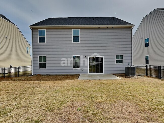 Building Photo - 553 Larragan Dr