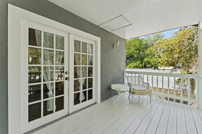 Building Photo - 515 Crystal Beach Ave