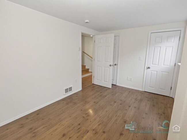 Building Photo - 849 1st Ave