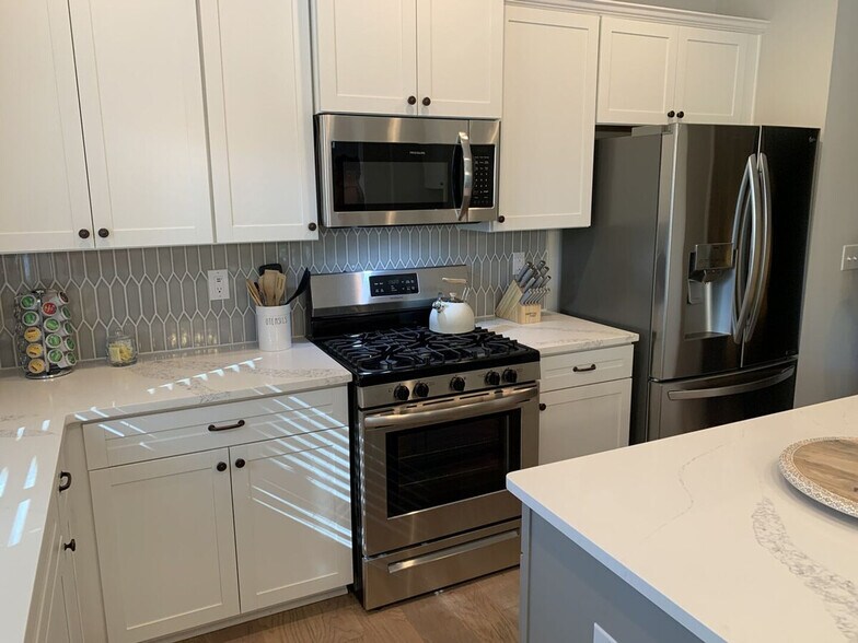 Building Photo - 4230 Old Cherokee St