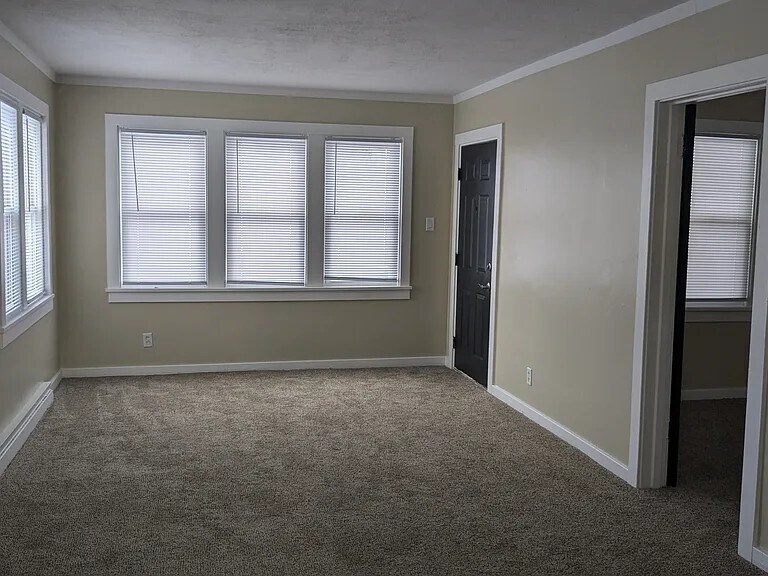 Building Photo - 922 Burdette St