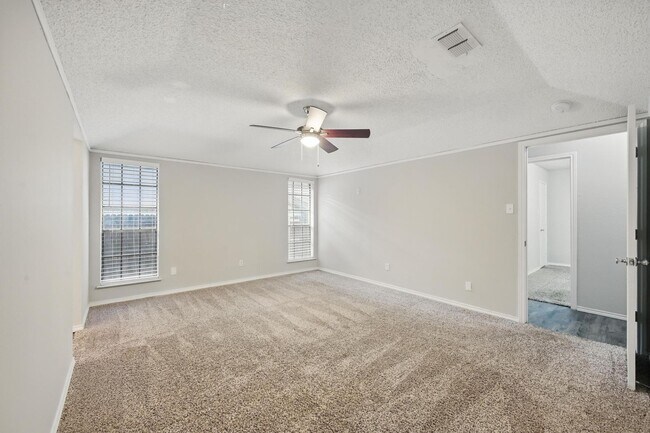 Building Photo - Charming Updated Home Near DFW Airport | 3...