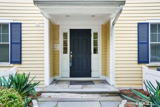 Building Photo - 6 Silvermine Ave