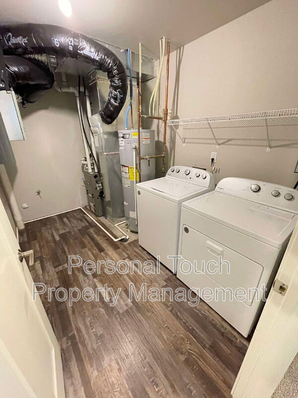 Building Photo - 1071 Barnes Dr W