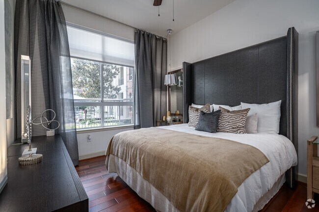 Building Photo - Hassle-Free Move-In – No Deposit Needed