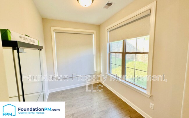 Building Photo - 2257 Applemill Dr