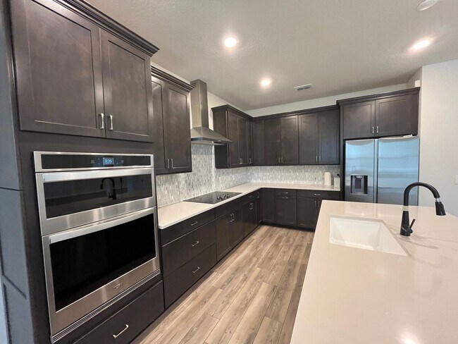 Building Photo - 5625 Cedar Chase Dr