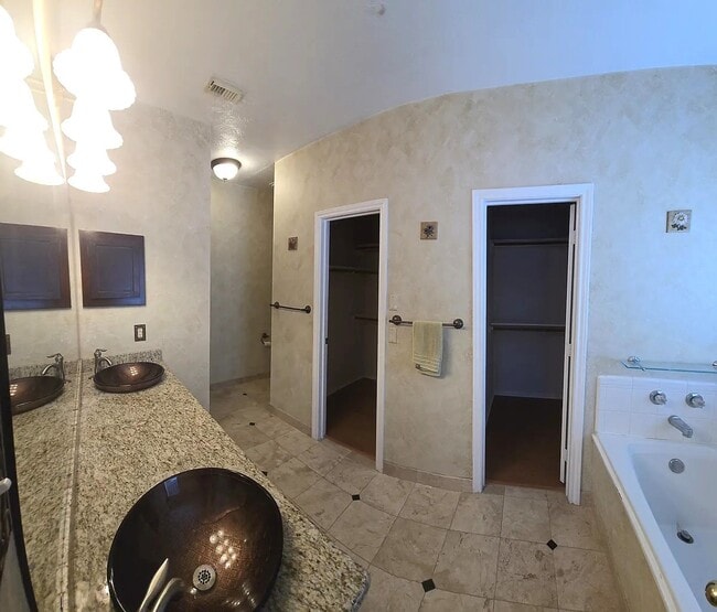 Building Photo - 20067 Telegraph Square Ln