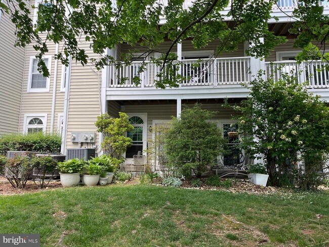 Building Photo - 2954 Yarling Ct