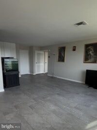 Building Photo - 3450 Toledo Terrace