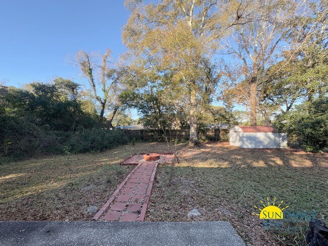Building Photo - Gorgeous 3 Bedroom Home in Fort Walton Beach!