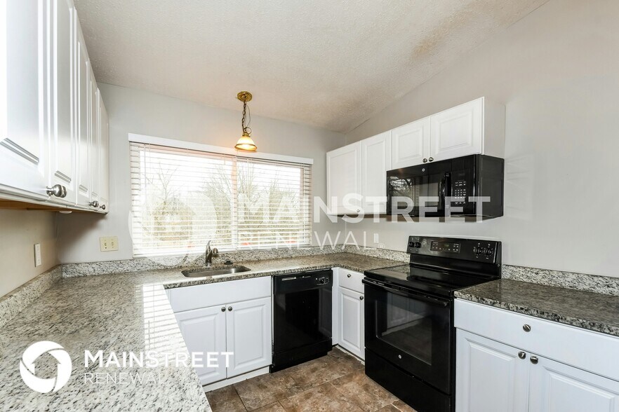 Building Photo - 3665 Hambletonian Dr