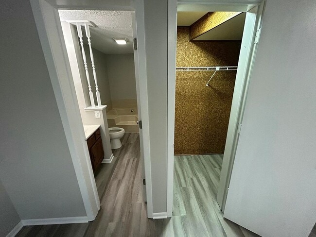 Building Photo - Updated 3 Bed / 2 Bath Home – Council Bluffs – $1,495/mo