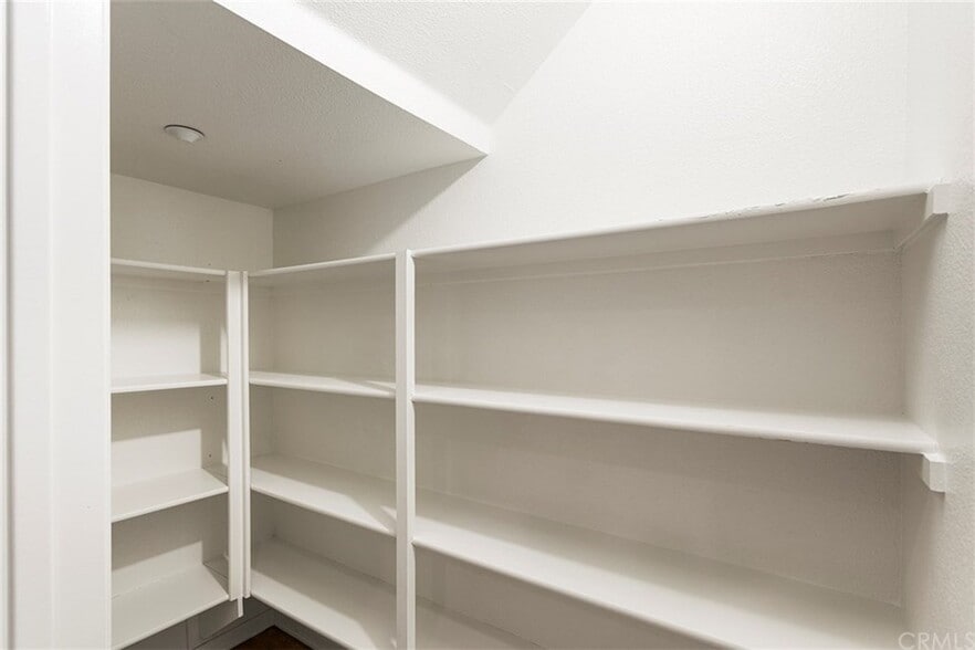 Building Photo - 41865 Davenport Way