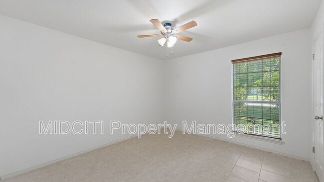 Building Photo - 1233 Hollyhock Ln