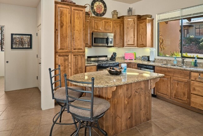 Building Photo - HOUSE - VILLAGE OF OAK CREEK - LAS PIEDRAS