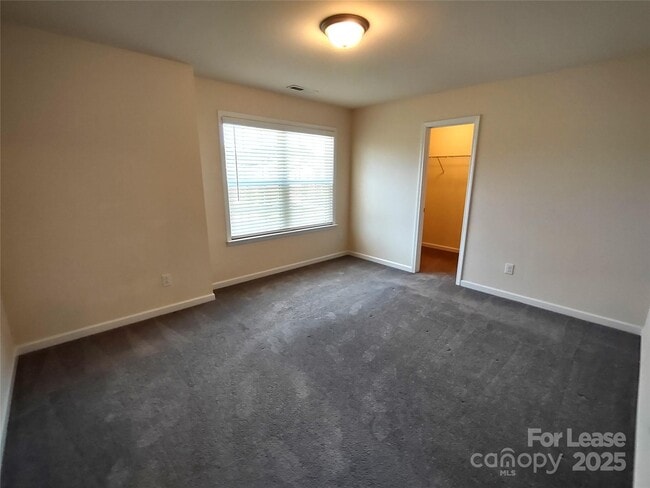 Building Photo - 7135 Thornrose Dr