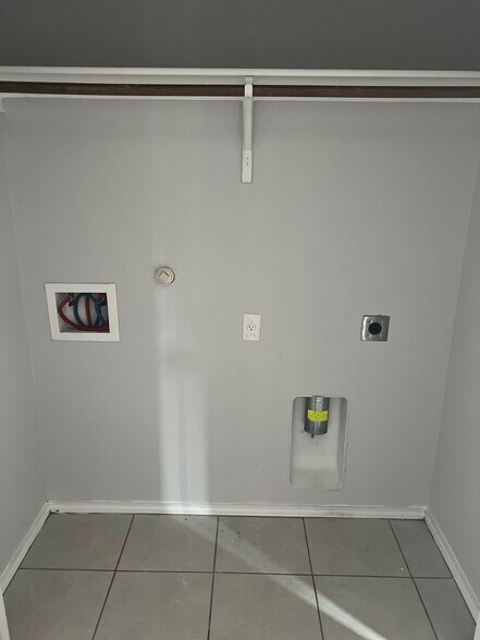 Building Photo - 8704 Vista de Nubes