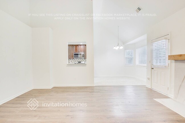 Building Photo - 2132 Panstone Dr SW