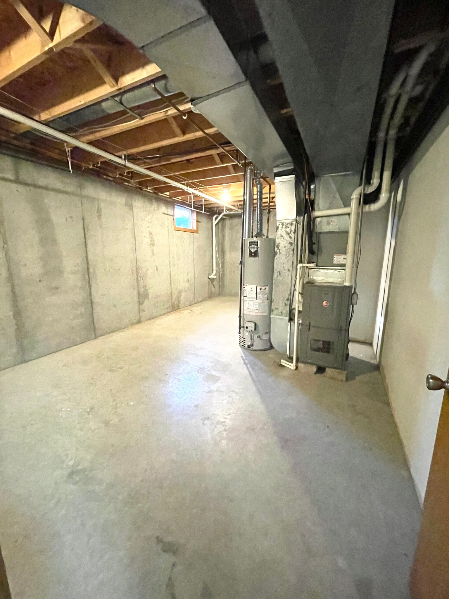 Utility Room with ample storage - 1509 Manor Ln