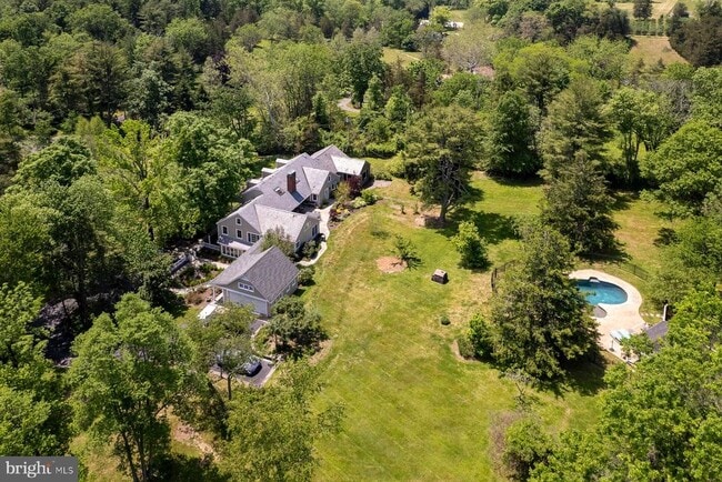 Building Photo - 821 Pretty Brook Rd