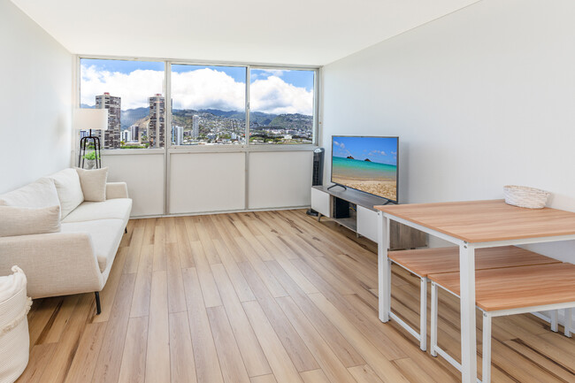 Primary Photo - 2211 Ala Wai Blvd