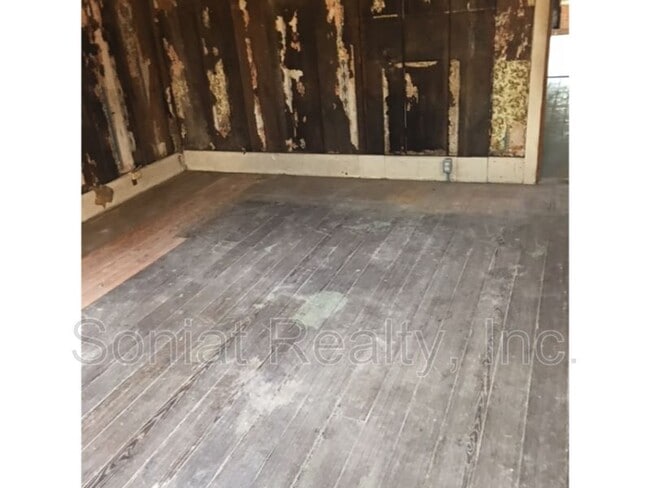 Building Photo - 1023 Clouet St