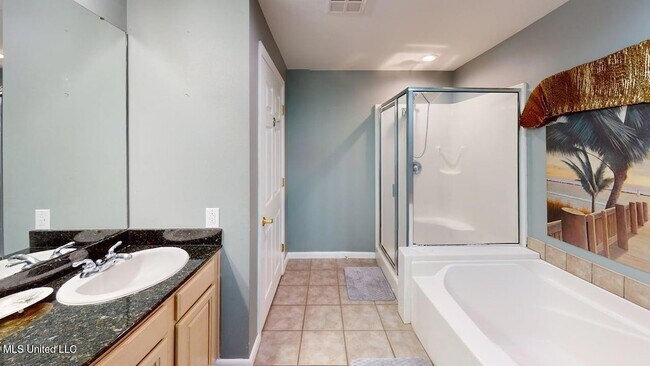 Building Photo - 2230 Beach Dr