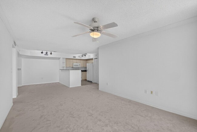 Building Photo - 1801 N Flagler Dr