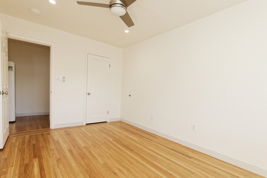 Building Photo - 6152 Overdale Ave